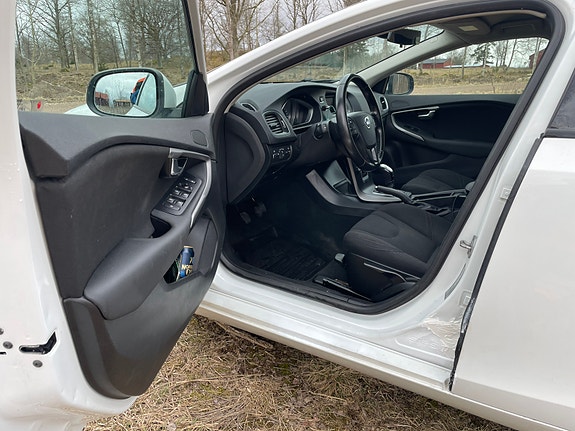 Volvo V40 16 of 17