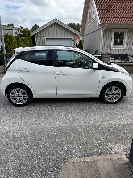 Toyota Aygo 3 of 14