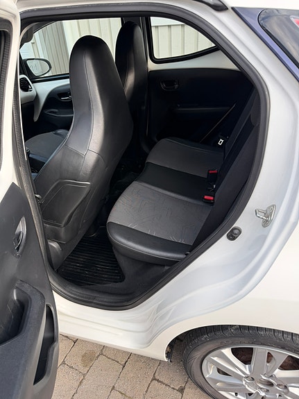 Toyota Aygo 8 of 14