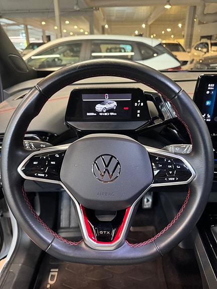 Volkswagen ID.4 GTX 10 of 14