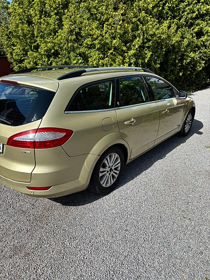 Ford Mondeo 2 of 7