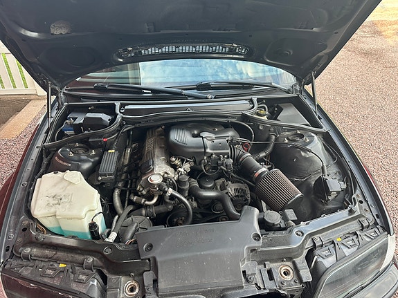BMW 318i 9 of 10
