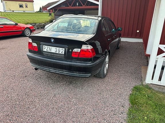 BMW 318i 3 of 10
