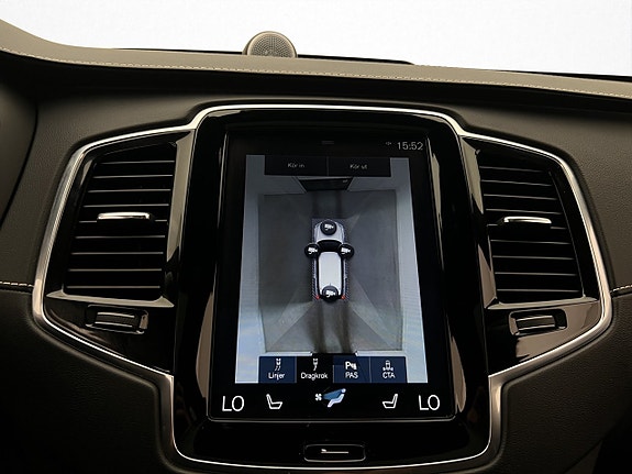 Volvo XC90 24 of 30