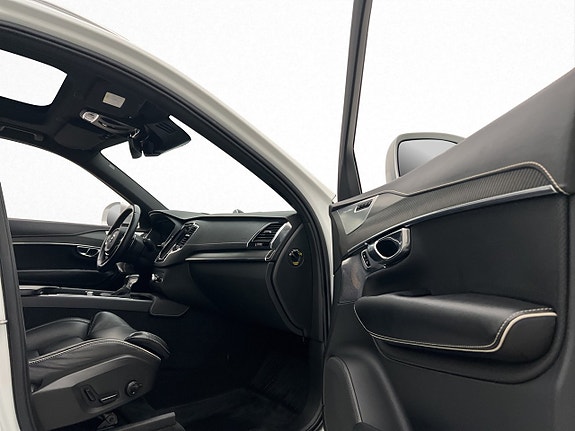 Volvo XC90 13 of 30