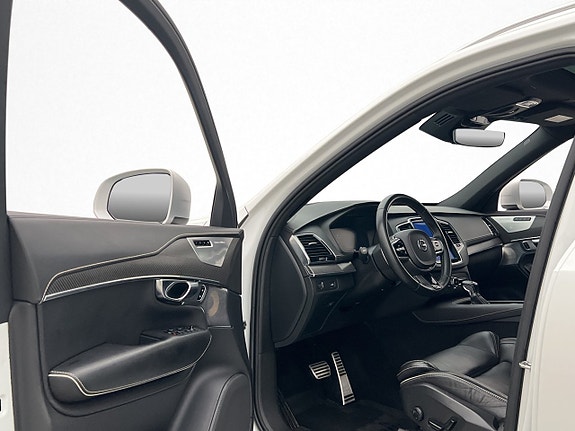 Volvo XC90 8 of 30