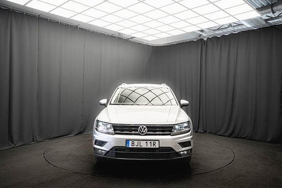Volkswagen Tiguan 3 of 22
