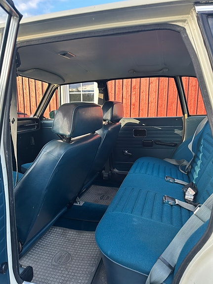 Volvo 144 9 of 13