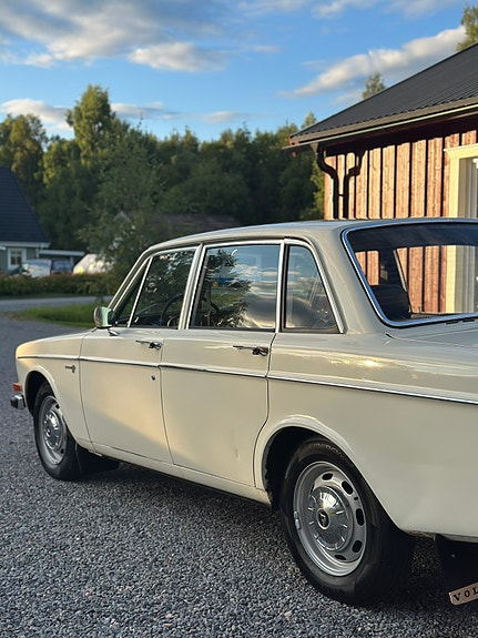 Volvo 144 3 of 13