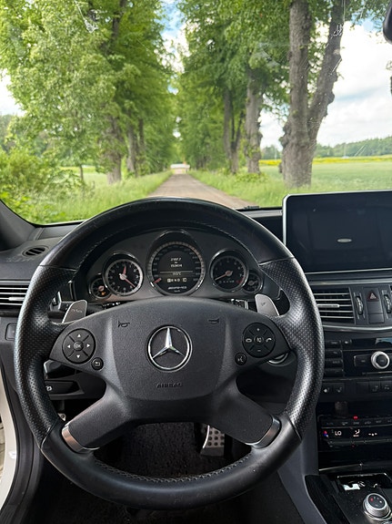 Mercedes-Benz E63 12 of 18