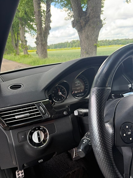 Mercedes-Benz E63 10 of 18