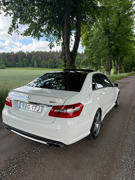Mercedes-Benz E63 5 of 18