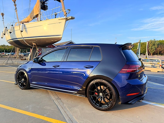 Volkswagen Golf VII 2 of 15