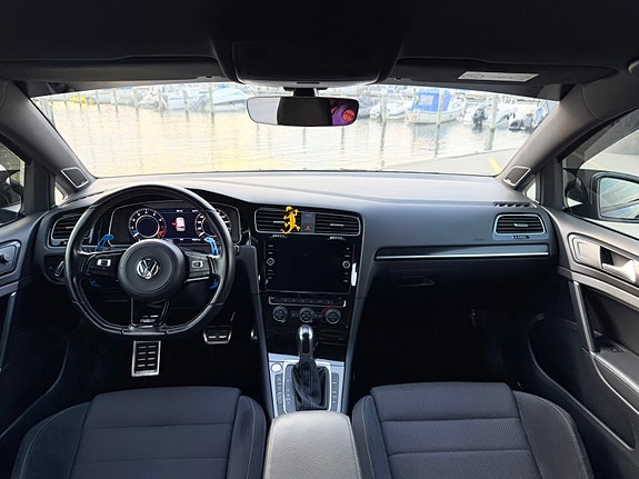 Volkswagen Golf VII 10 of 15
