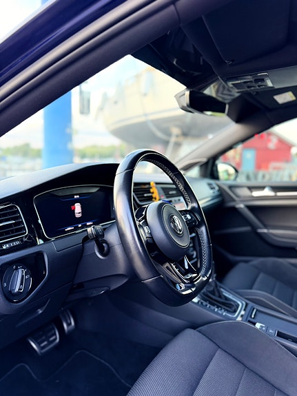 Volkswagen Golf VII 14 of 15