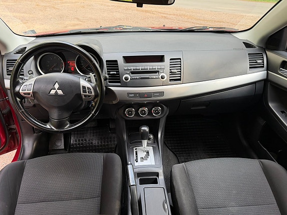 Mitsubishi Lancer 9 of 18