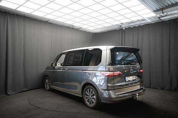 Volkswagen Multivan 10 of 30
