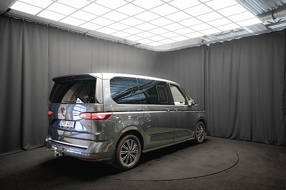 Volkswagen Multivan 8 of 30