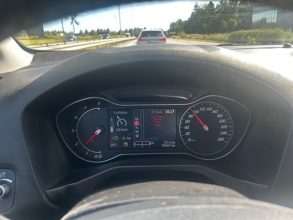 Ford Mondeo 9 of 16