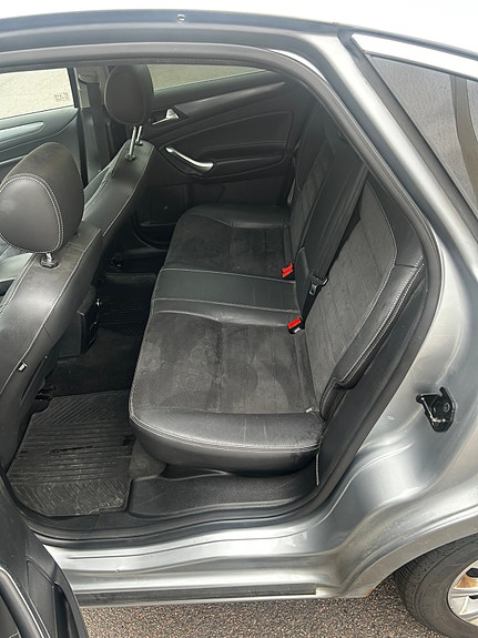 Ford Mondeo 8 of 16