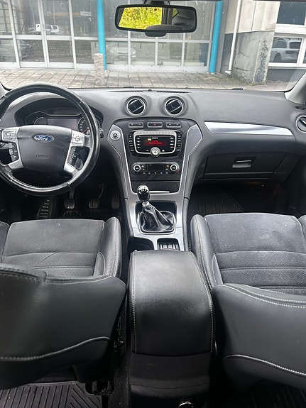 Ford Mondeo 12 of 16