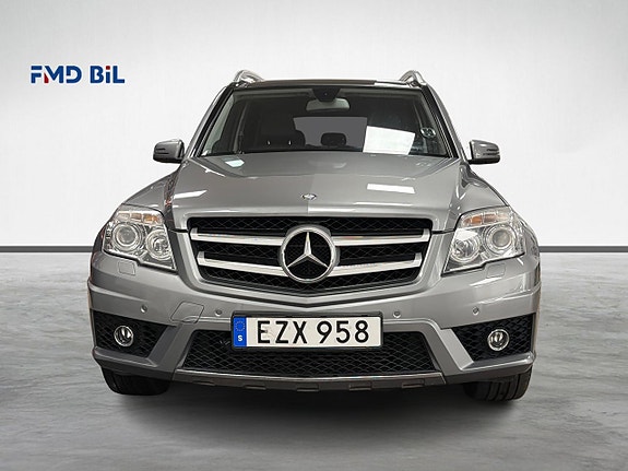 Mercedes-Benz GLK220 3 of 30