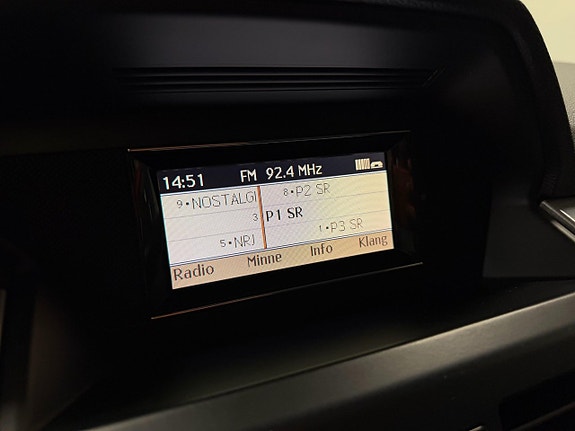 Mercedes-Benz GLK220 14 of 30