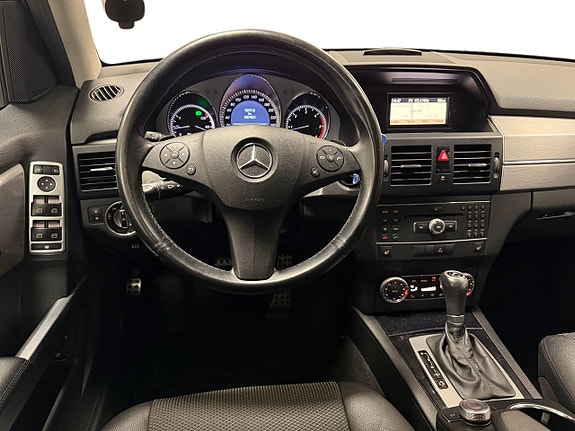 Mercedes-Benz GLK220 10 of 30