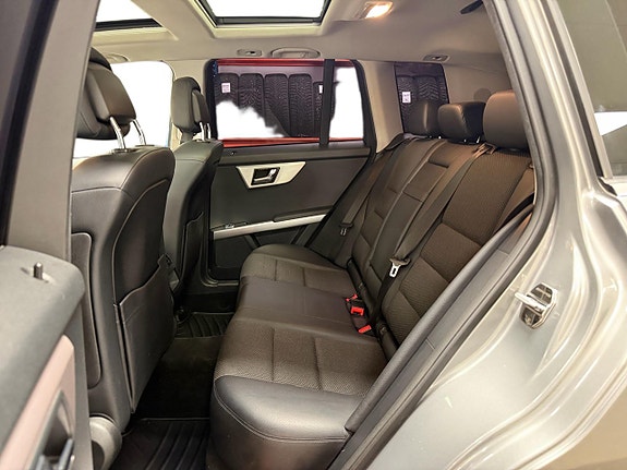Mercedes-Benz GLK220 12 of 30