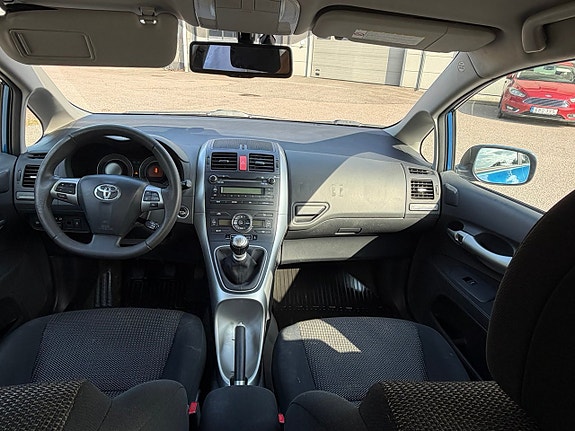 Toyota Auris 9 of 12