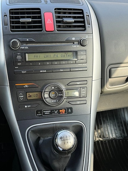 Toyota Auris 11 of 12
