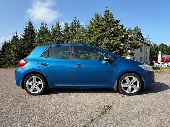 Toyota Auris 3 of 12