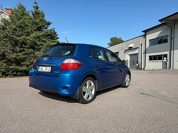 Toyota Auris 5 of 12