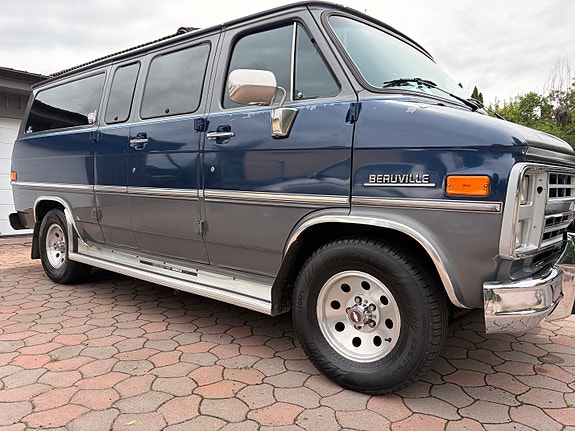 Chevrolet G20 2 of 19