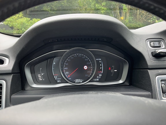 Volvo V70 7 of 11