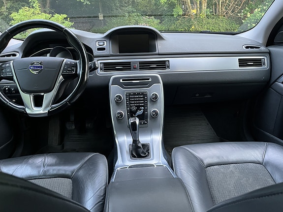 Volvo V70 6 of 11