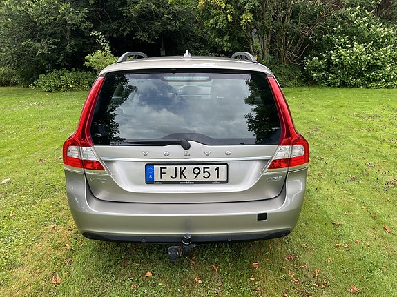 Volvo V70 4 of 11