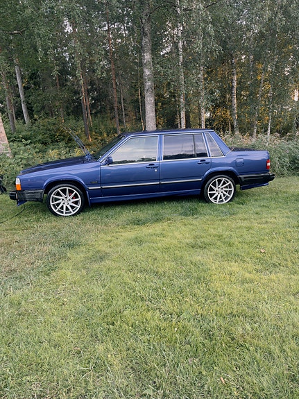 Volvo 740 3 of 15