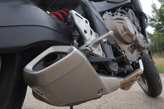 Honda CB650R 8 of 12