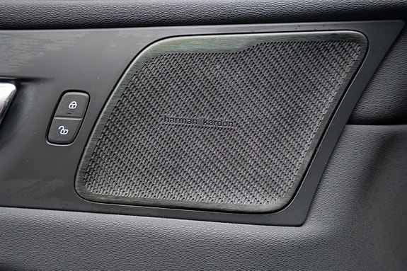 Volvo XC60 17 of 23