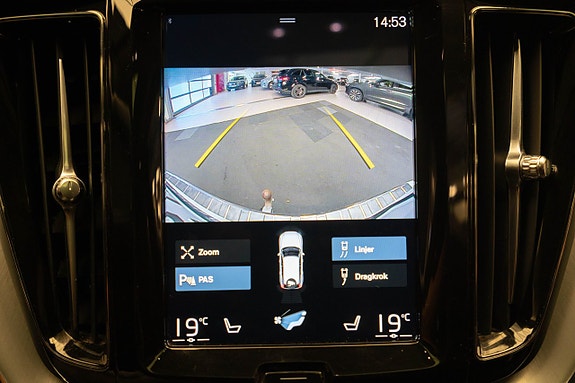 Volvo XC60 13 of 23