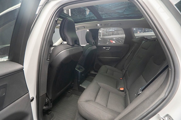 Volvo XC60 19 of 23