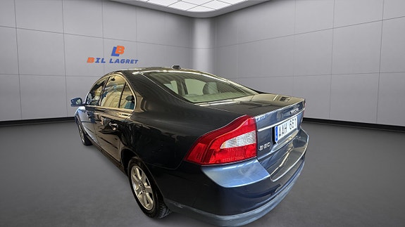 Volvo S80 2 of 10