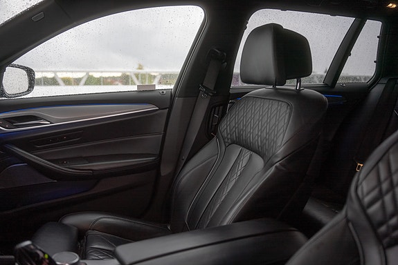 BMW 540i 3 of 4
