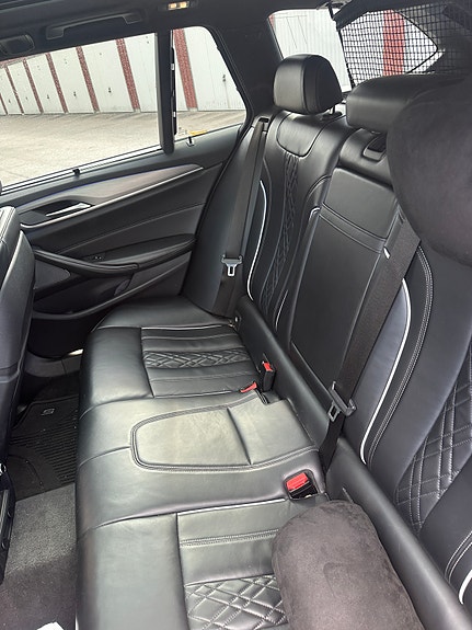 BMW 540i 6 of 7