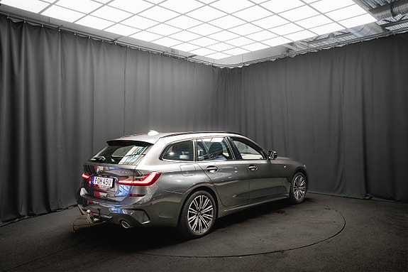 BMW 330e 7 of 22