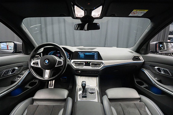 BMW 330e 13 of 22