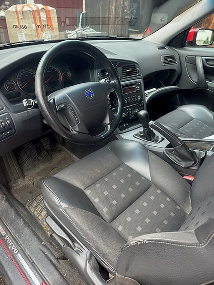 Volvo V70 5 of 6