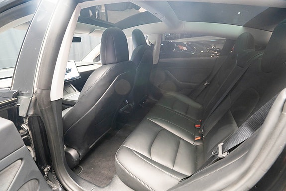Tesla Model 3 19 of 23
