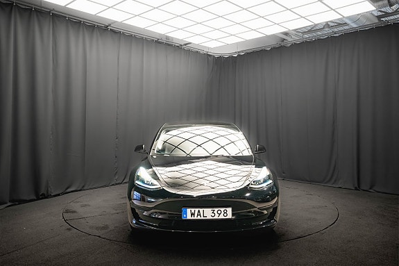 Tesla Model 3 4 of 23